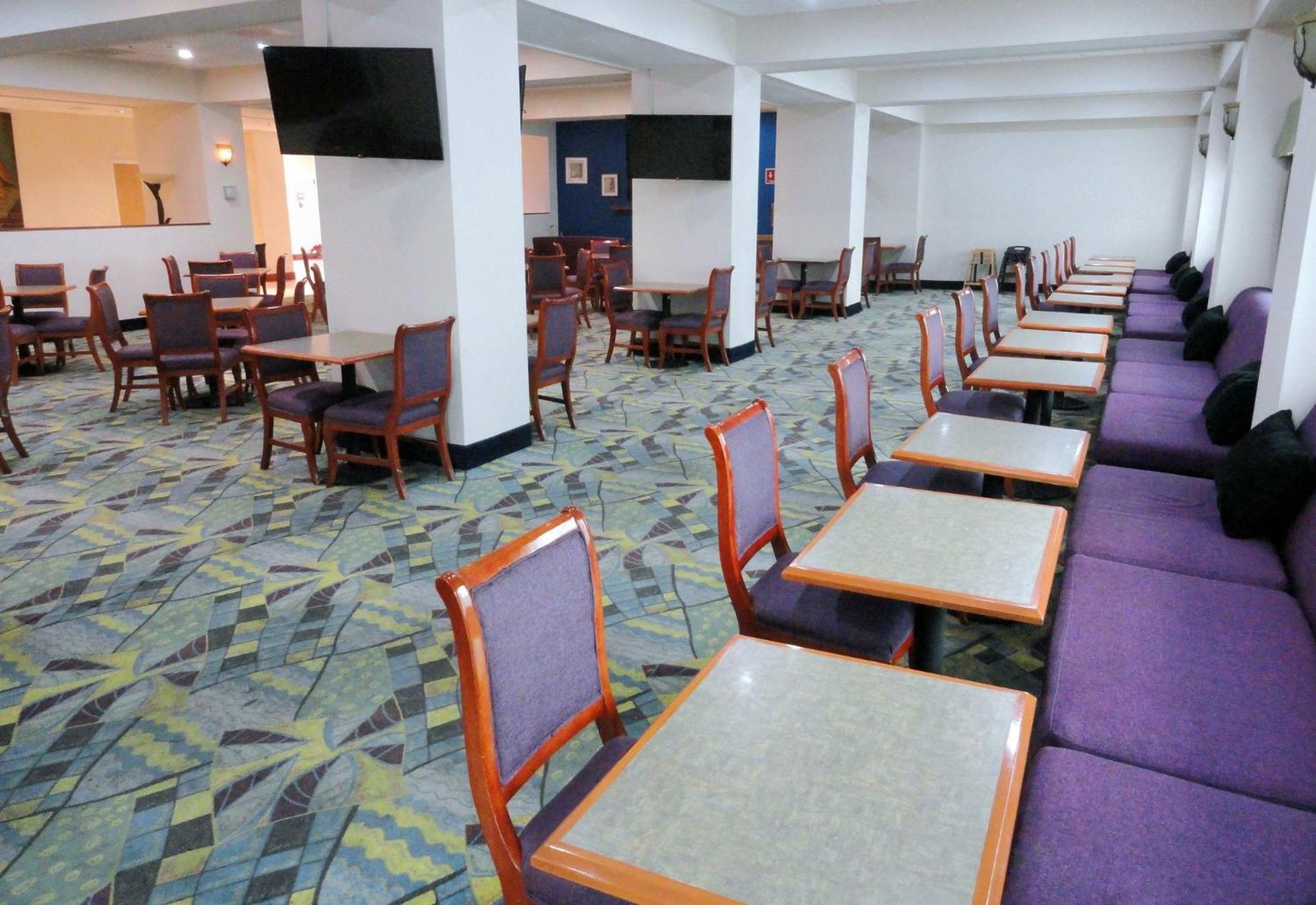 Holiday Inn Express & Suites Toluca Zona Aeropuerto, An Ihg Hotel מראה חיצוני תמונה